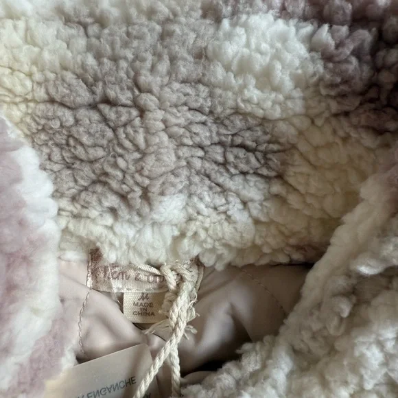 Hem & Thread Cream and Purple Sherpa Jacket Women’s size medium - Picture 5 of 6